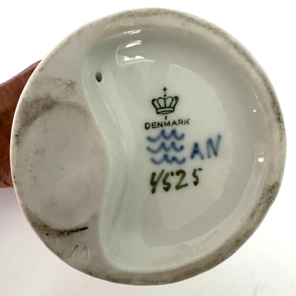 Royal Copenhagen March Girl w/ Posy Figurine Months of the Year Collection 4525 - Picture 7 of 7